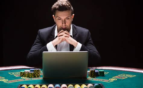 LOOKING FOR ONLINE CASINO PLAYERS .